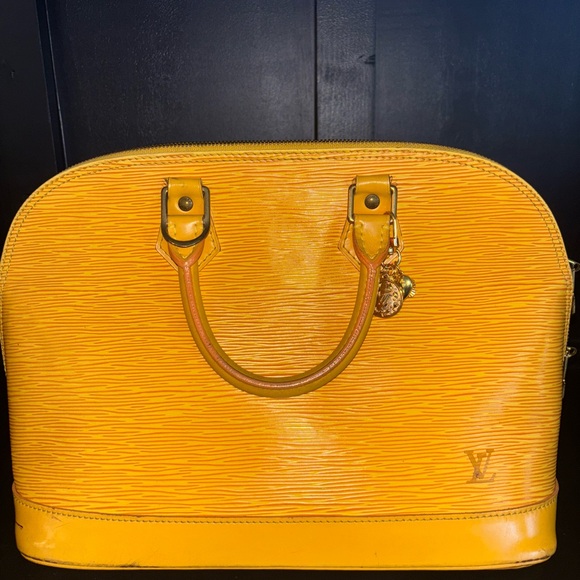 Louis Vuitton Epi Alma MM - Picture 1 of 12